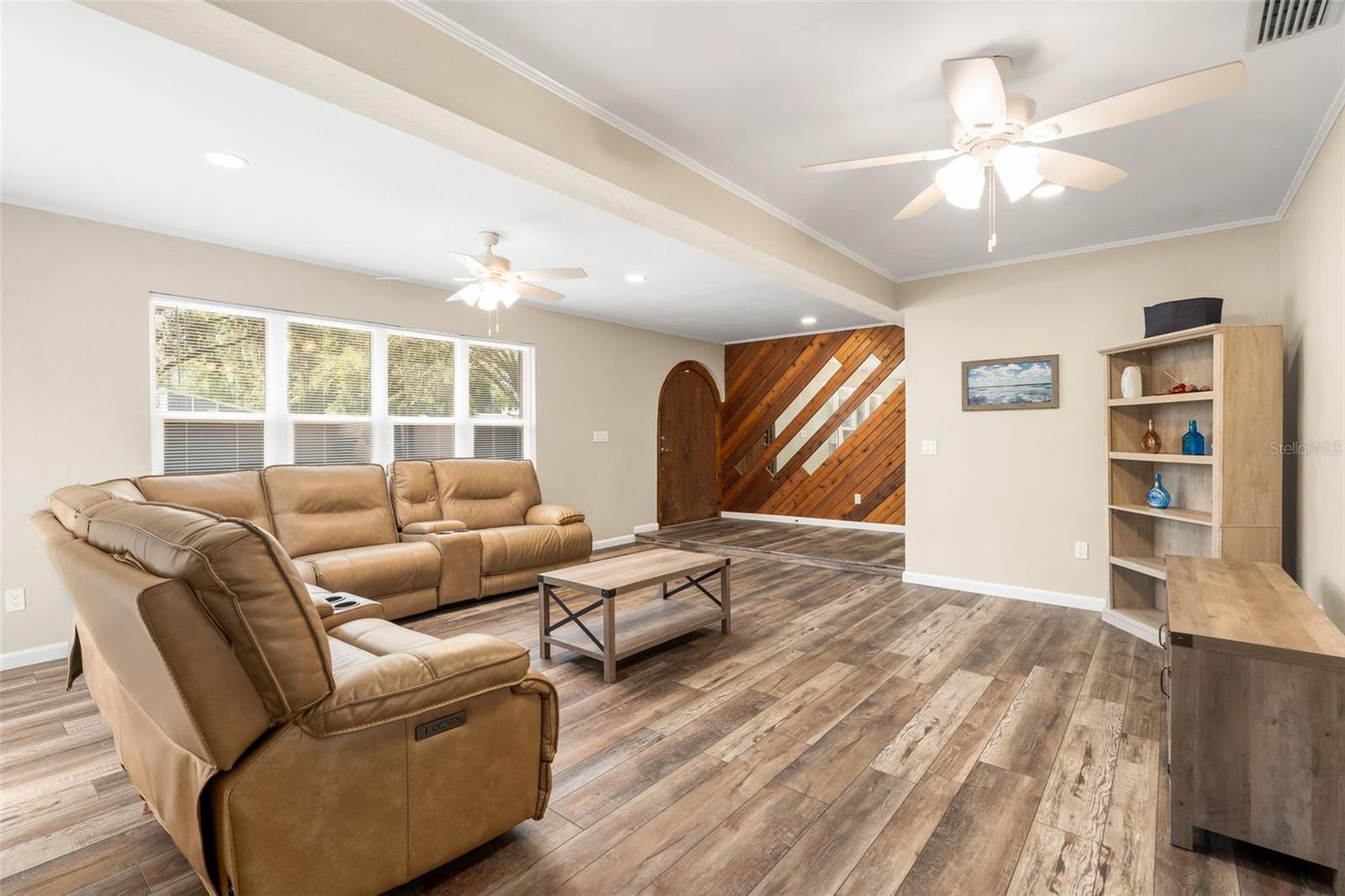 Image 6 of 39 For 2840 54th Avenue