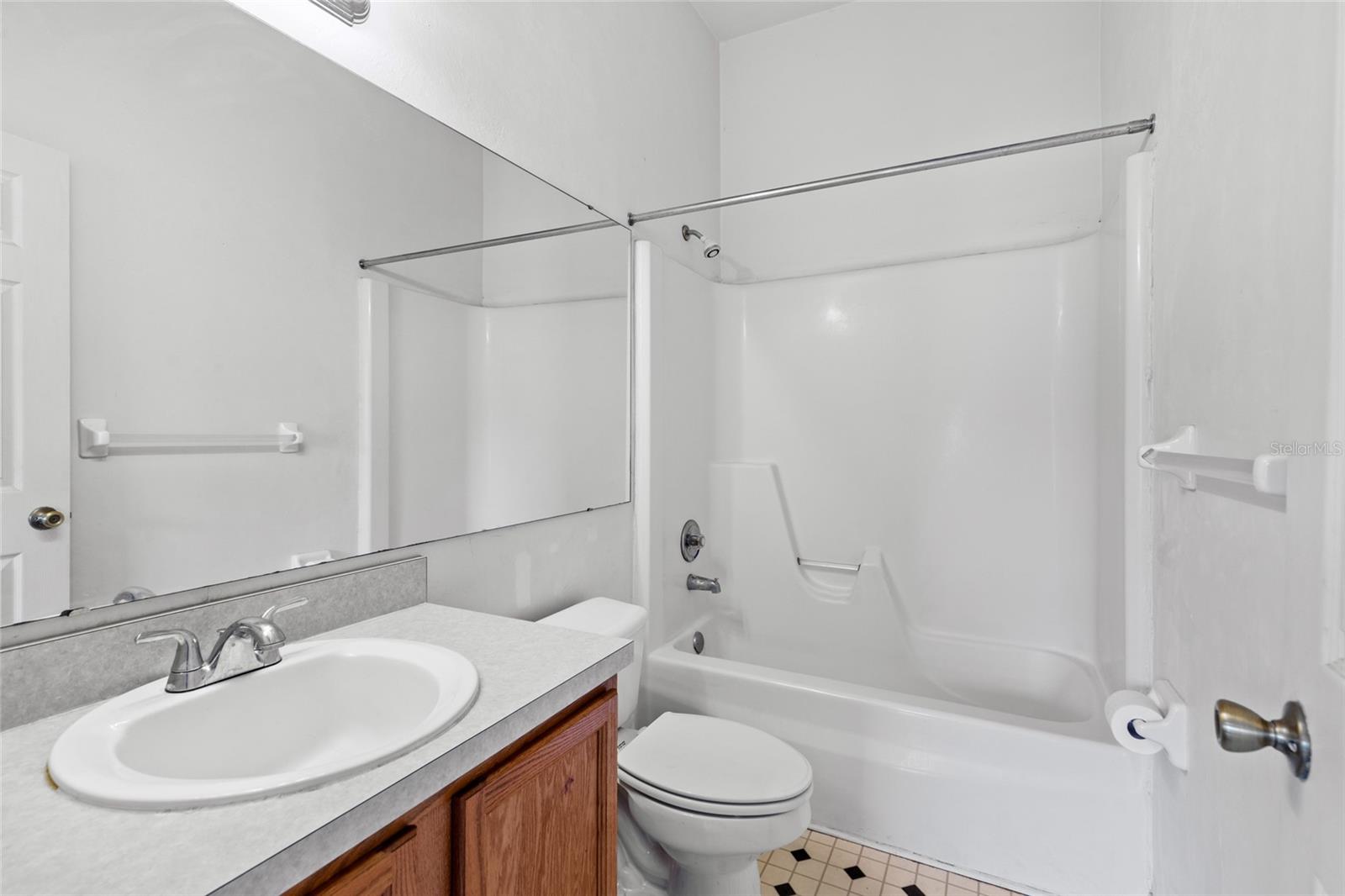 Image 17 of 25 For 3901 20th Avenue 306