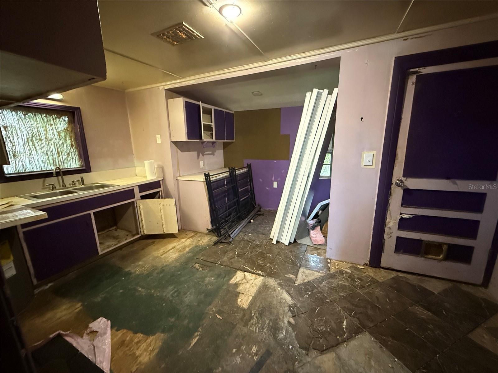 Image 4 of 14 For 9636 Bayview Avenue