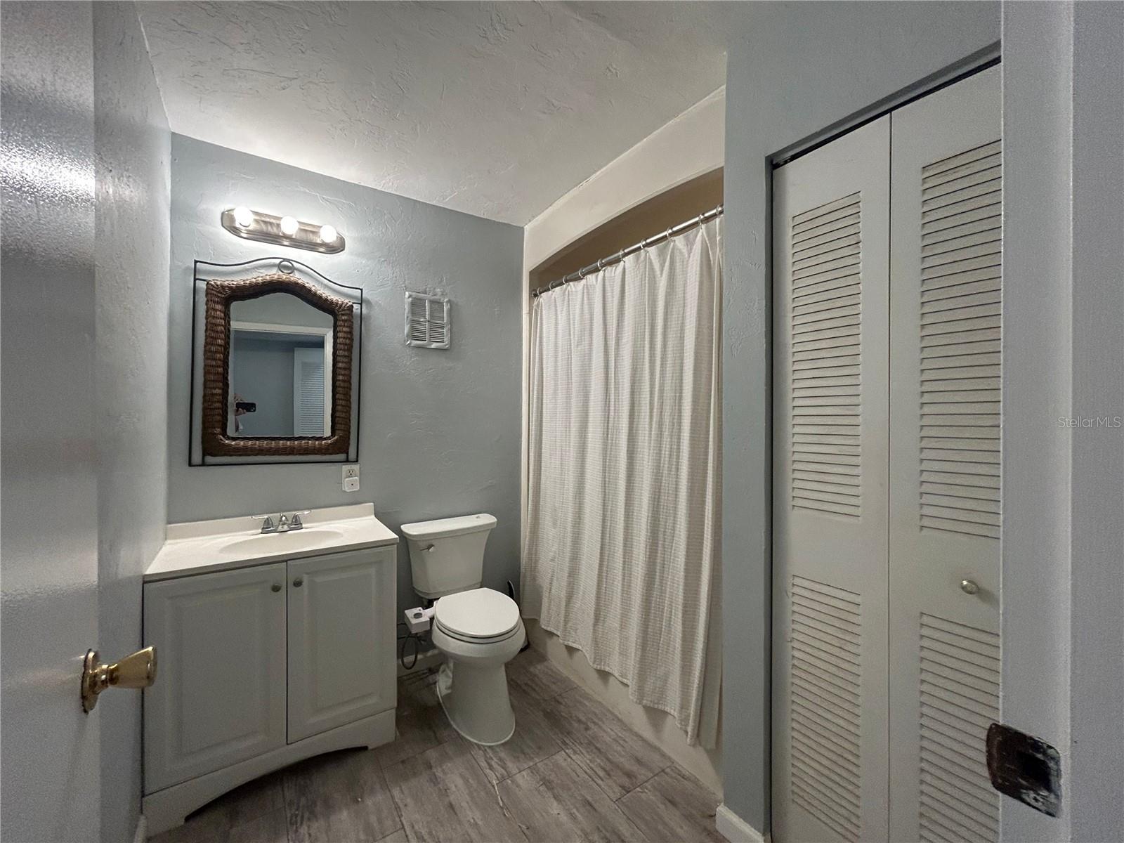 Image 10 of 12 For 6519 Newberry Road 1209