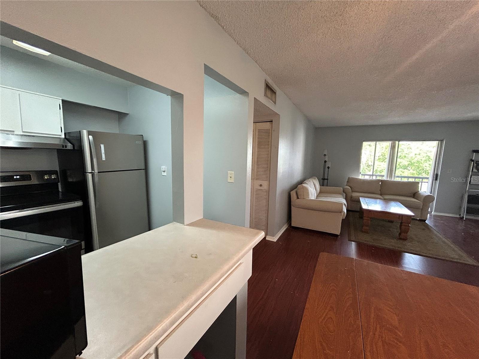 Image 4 of 12 For 6519 Newberry Road 1209