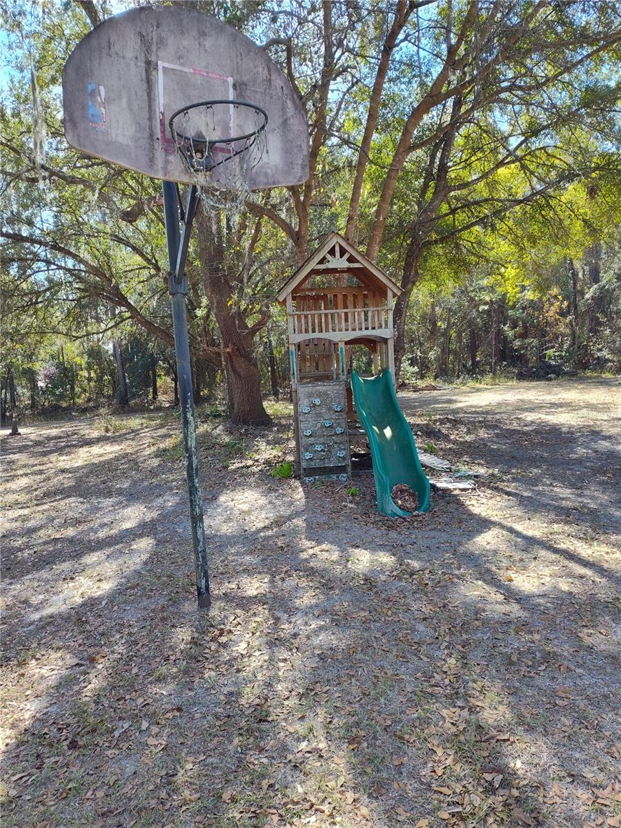 Image 10 of 27 For 21215 111th Avenue