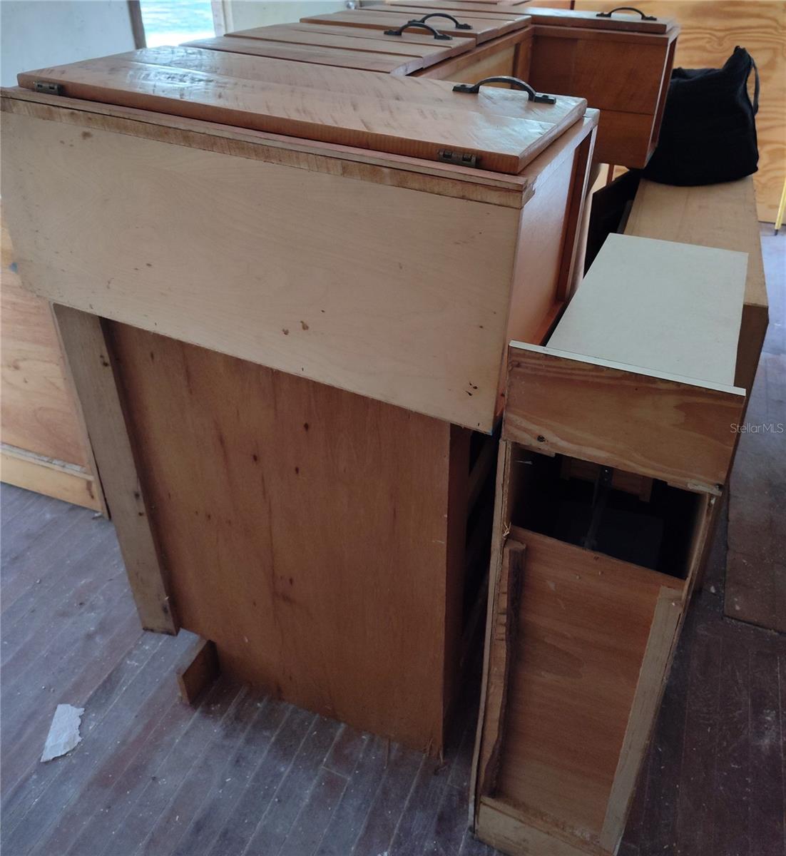 Image 24 of 27 For 21215 111th Avenue