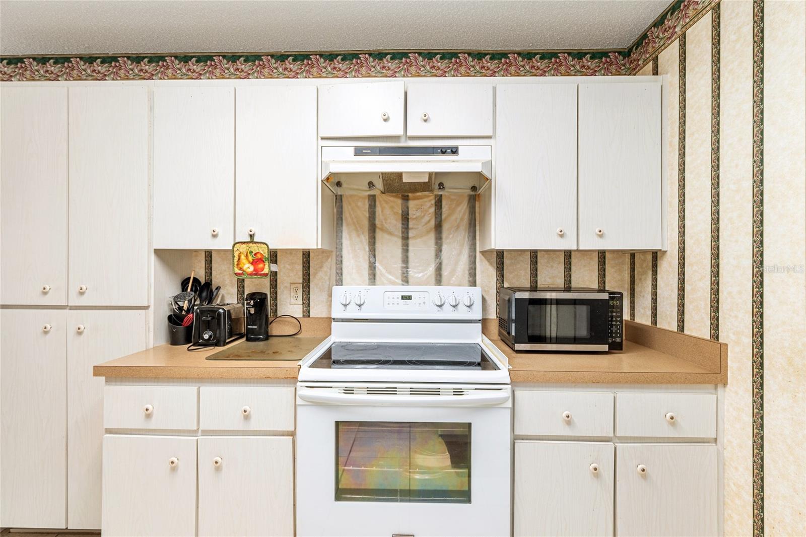 Image 23 of 74 For 11123 53rd Circle