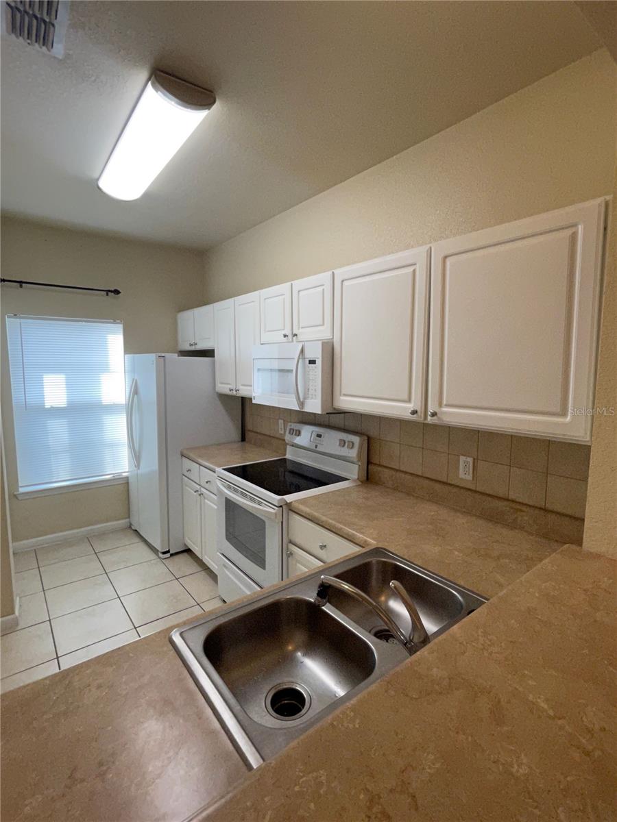 Image 10 of 27 For 4872 42nd Road 106