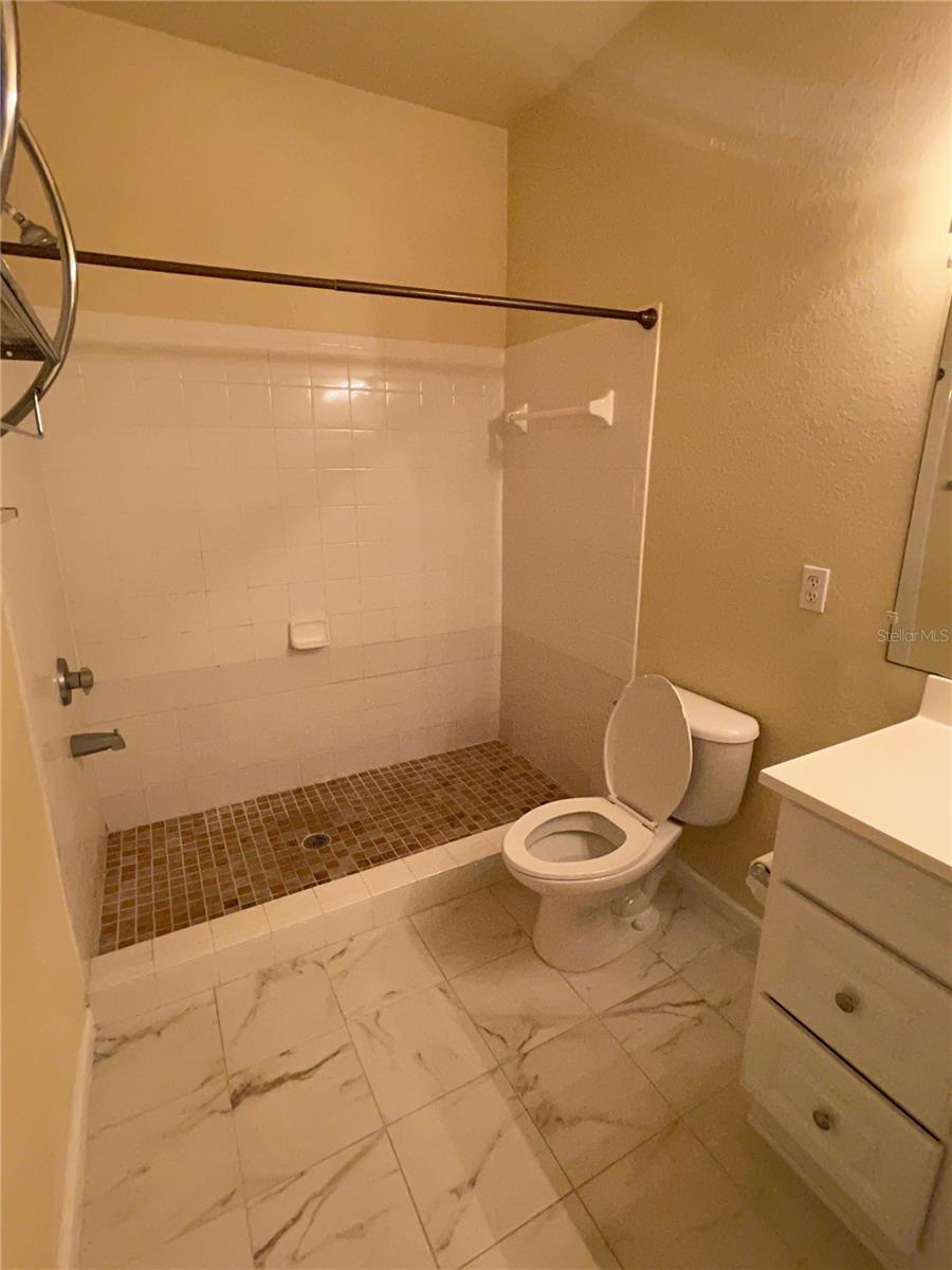 Image 22 of 27 For 4872 42nd Road 106