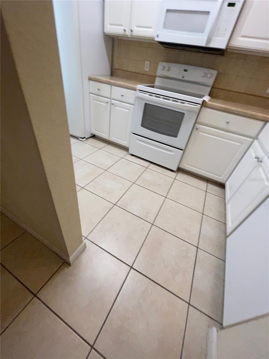Image 3 of 27 For 4872 42nd Road 106