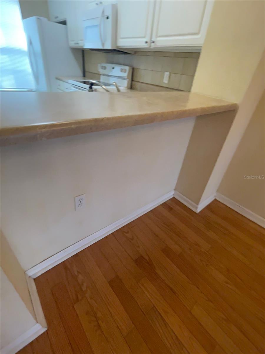 Image 4 of 27 For 4872 42nd Road 106