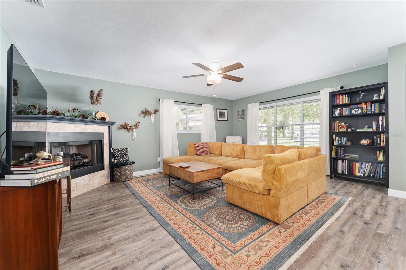Image 7 of 32 For 8417 62nd Lane