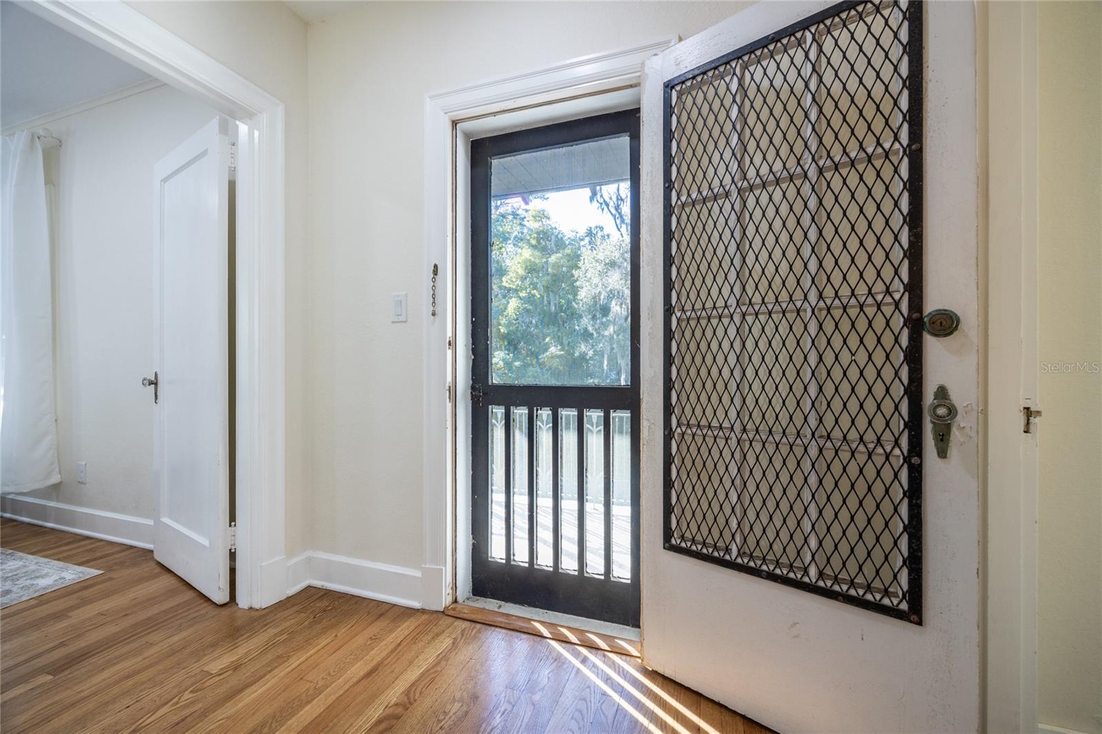 Image 38 of 68 For 425 Boulevard