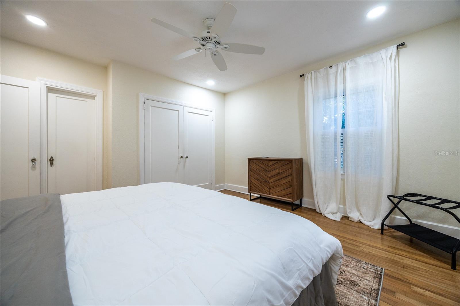 Image 46 of 68 For 425 Boulevard