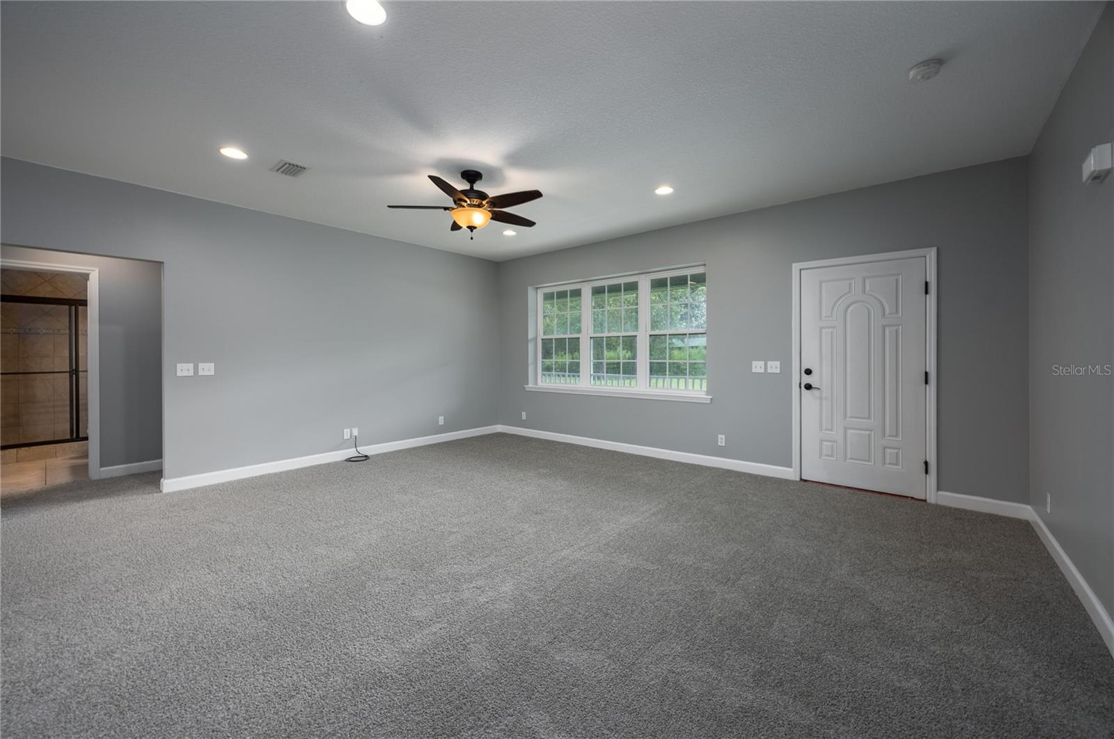 Image 12 of 66 For 913 Coles Court