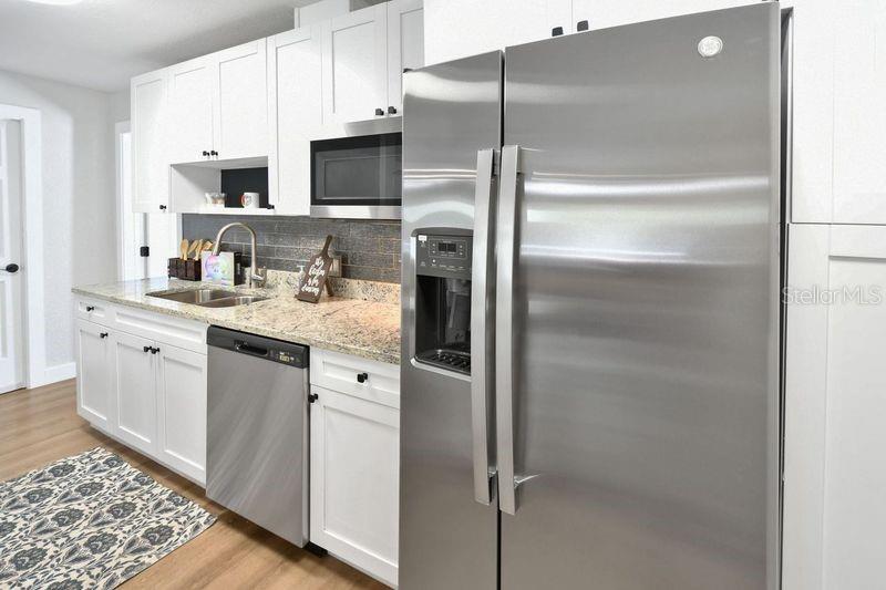 Image 4 of 25 For 418 40th Avenue S