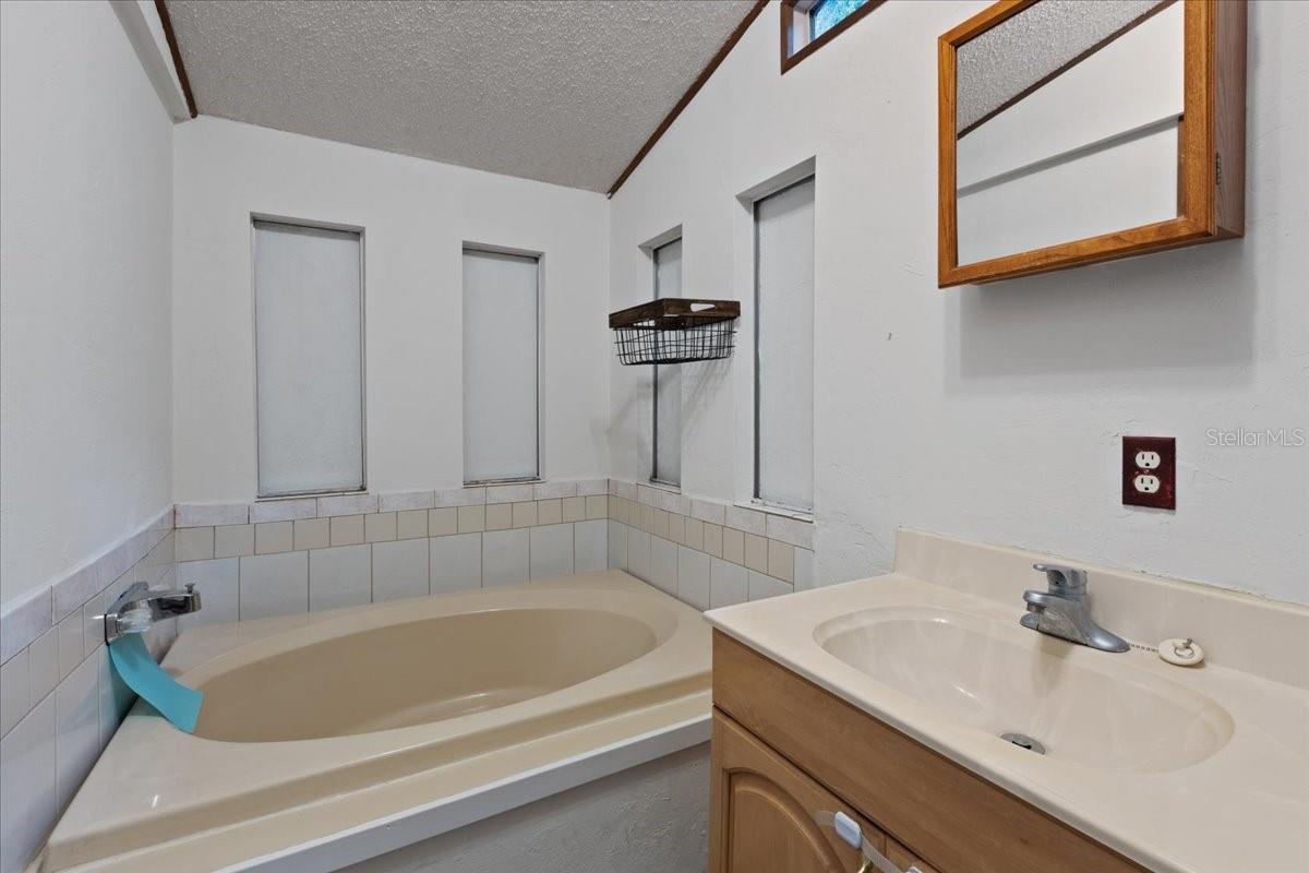 Image 10 of 37 For 9712 58th Street