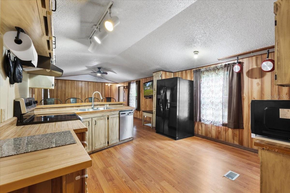 Image 7 of 37 For 9712 58th Street