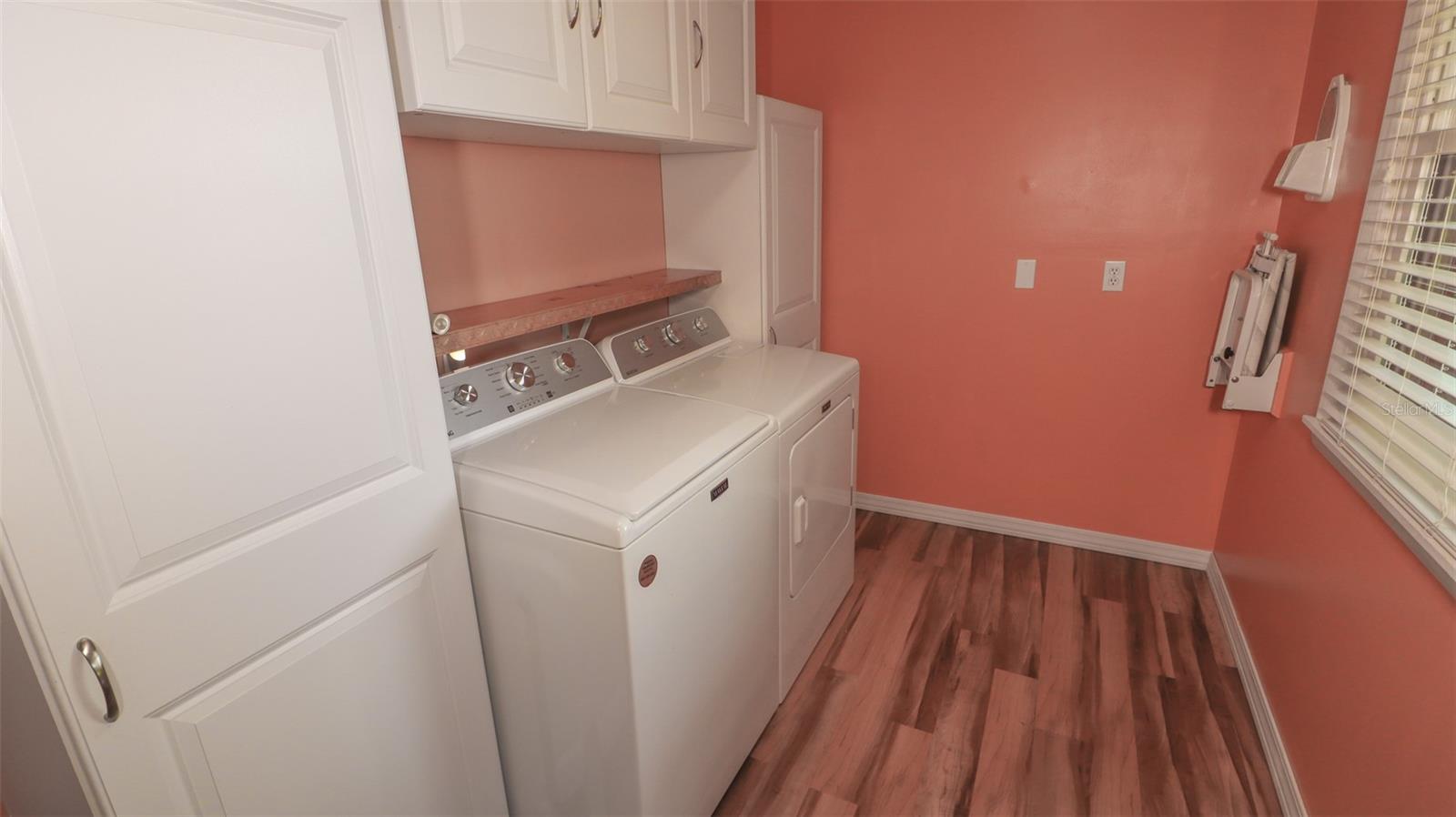 Image 15 of 33 For 7915 Breezy Point Road W