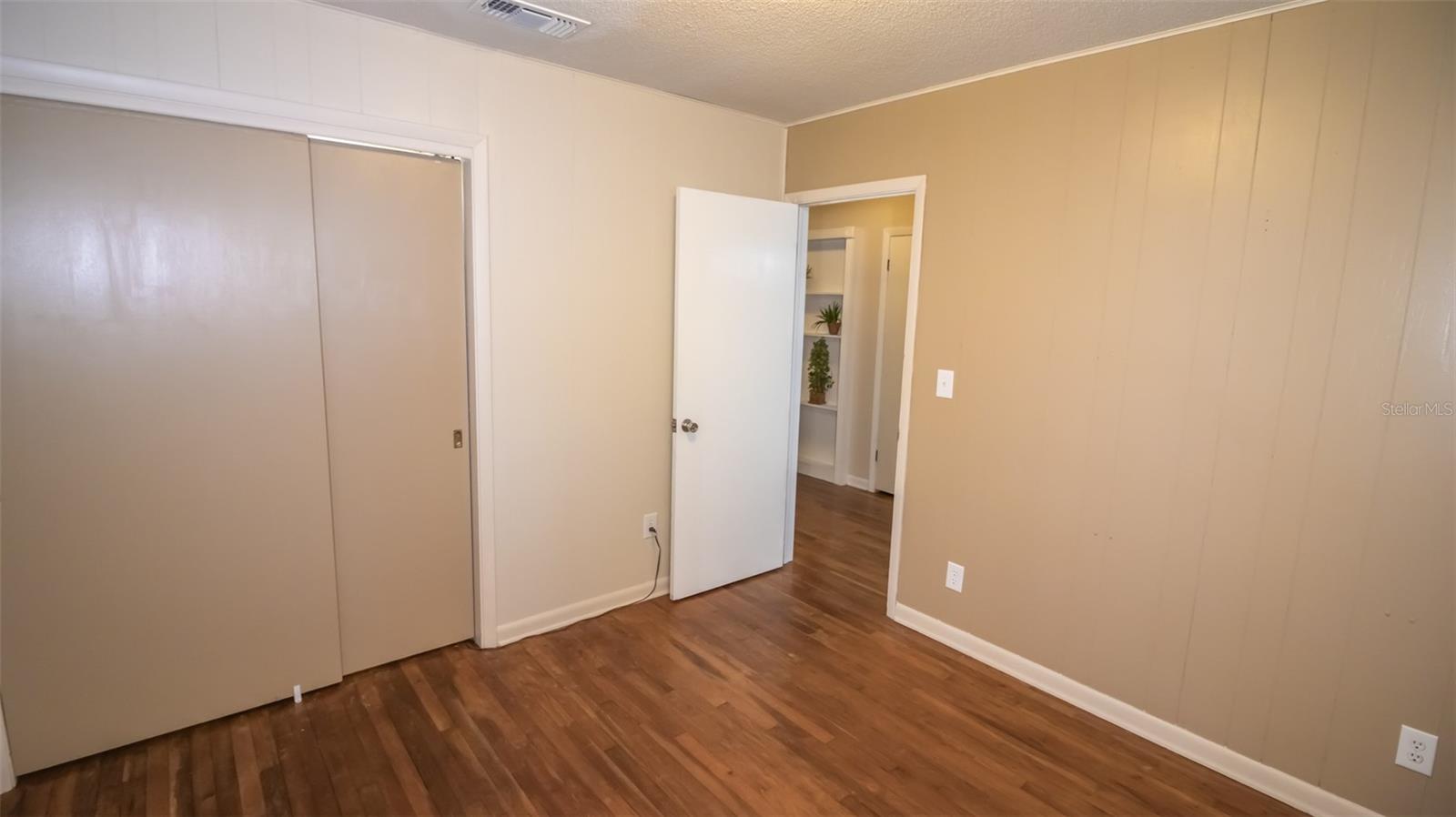 Image 18 of 33 For 7915 Breezy Point Road W