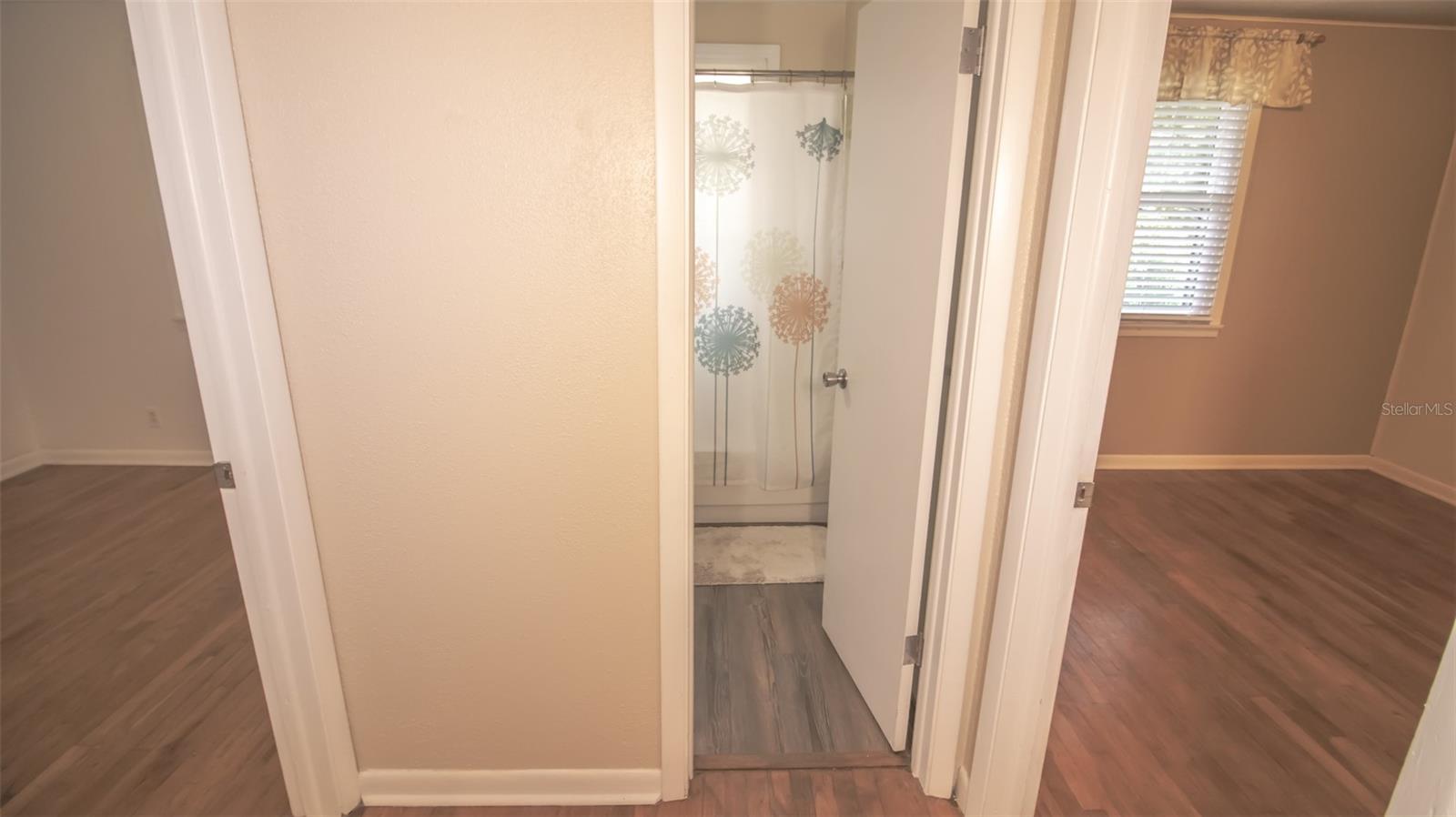 Image 19 of 33 For 7915 Breezy Point Road W