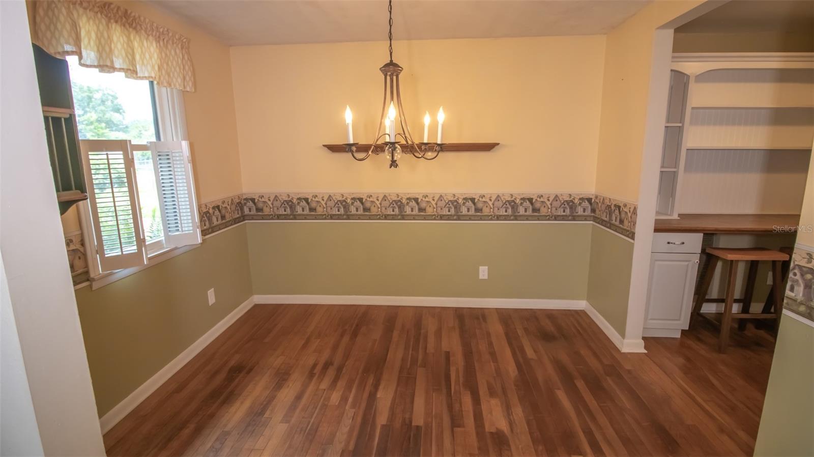 Image 7 of 33 For 7915 Breezy Point Road W