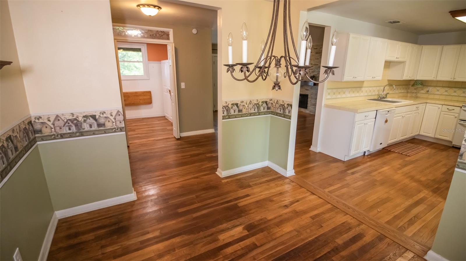 Image 8 of 33 For 7915 Breezy Point Road W