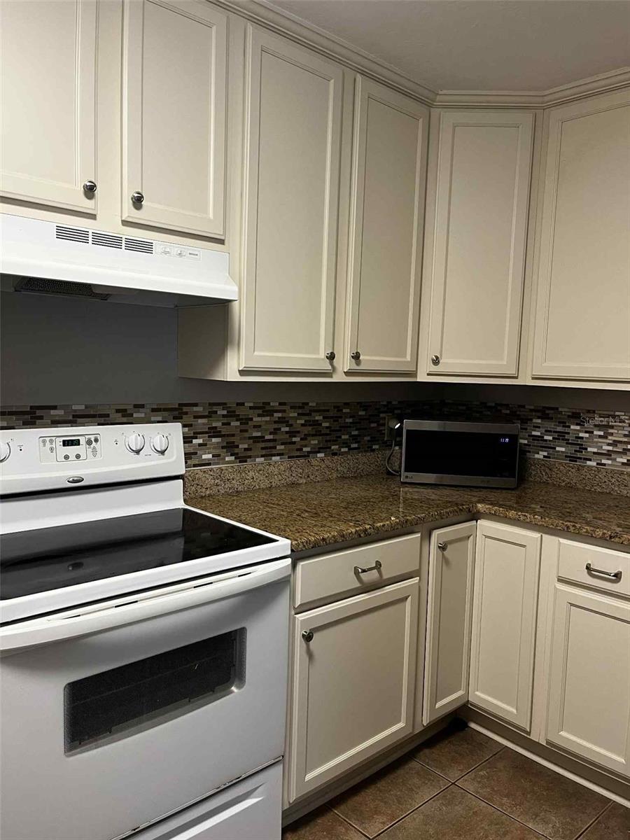 Image 4 of 19 For 2300 43rd Street H3