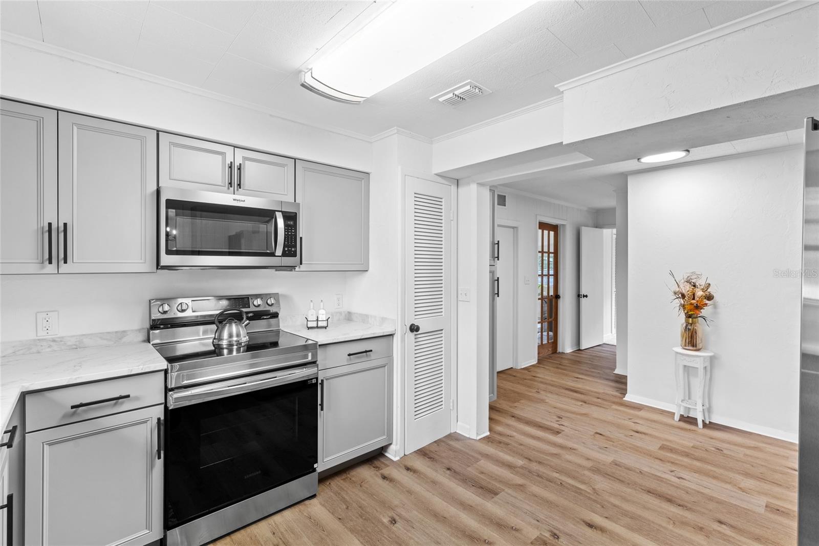 Image 13 of 47 For 17081 139th Avenue