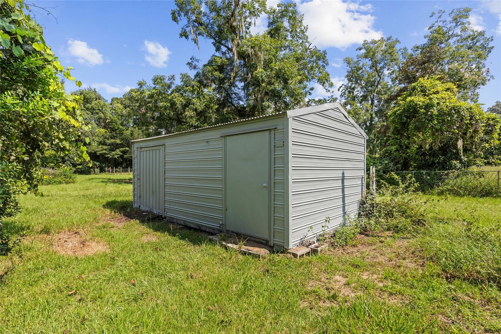 Image 35 of 47 For 17081 139th Avenue