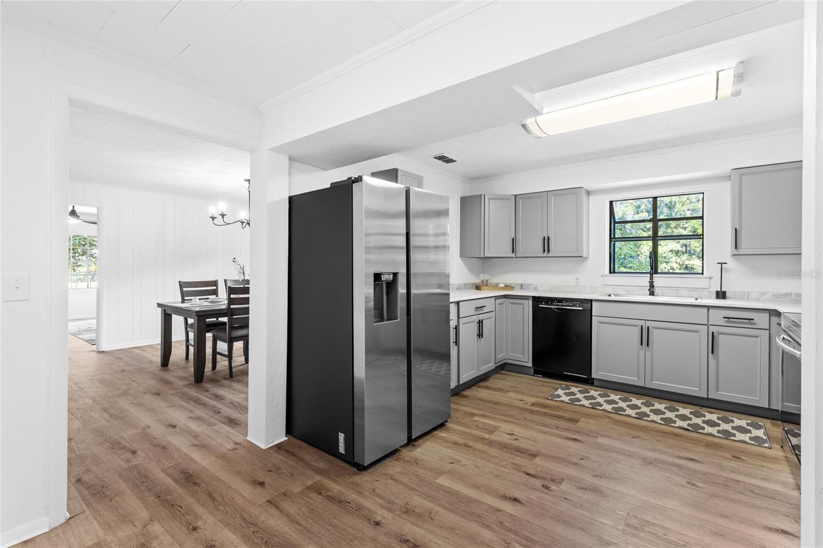 Image 9 of 47 For 17081 139th Avenue