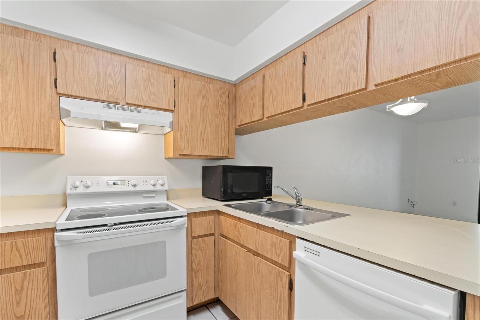 Image 13 of 28 For 2635 35th Place 506