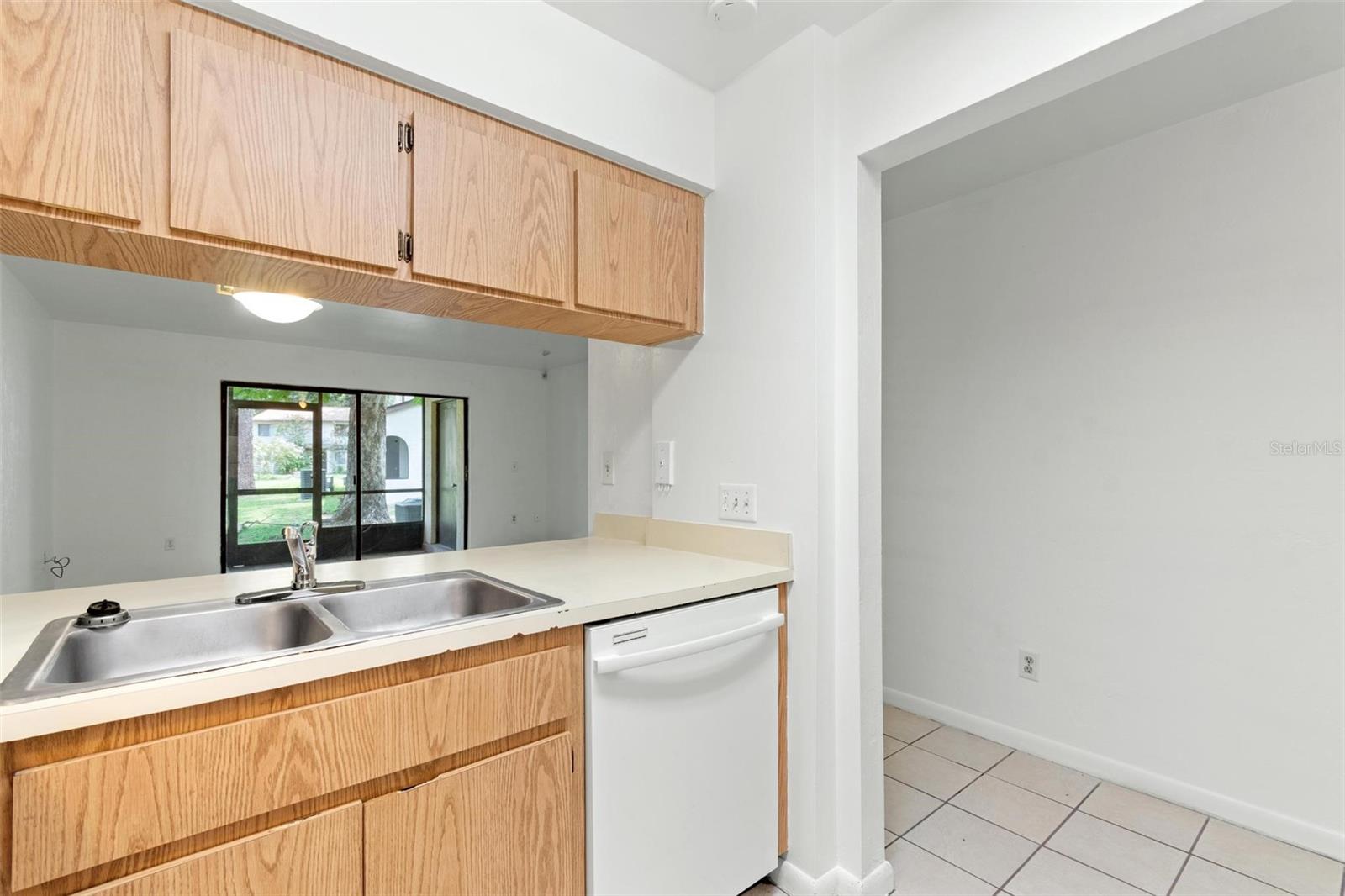 Image 16 of 28 For 2635 35th Place 506