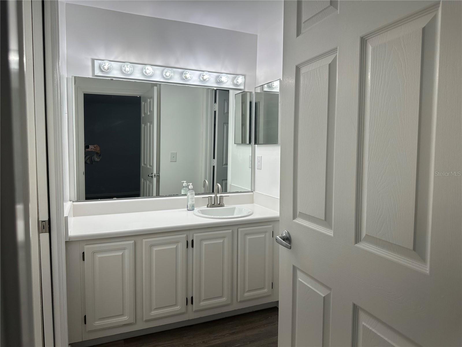Image 11 of 24 For 10000 52nd Avenue Z154