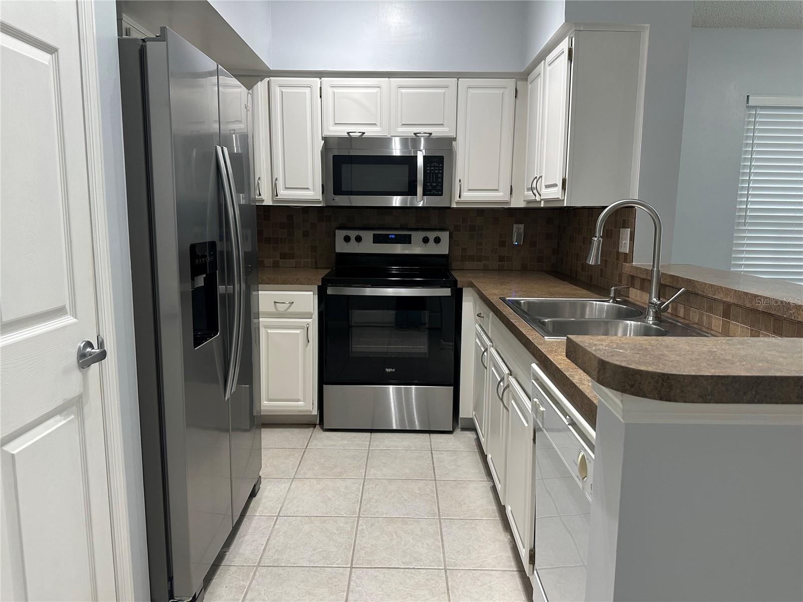 Image 8 of 24 For 10000 52nd Avenue Z154