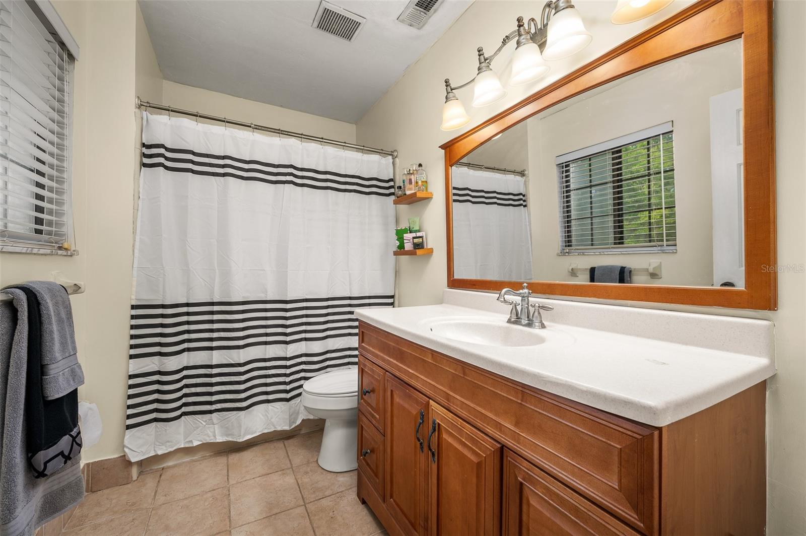Image 19 of 37 For 921 57th Drive