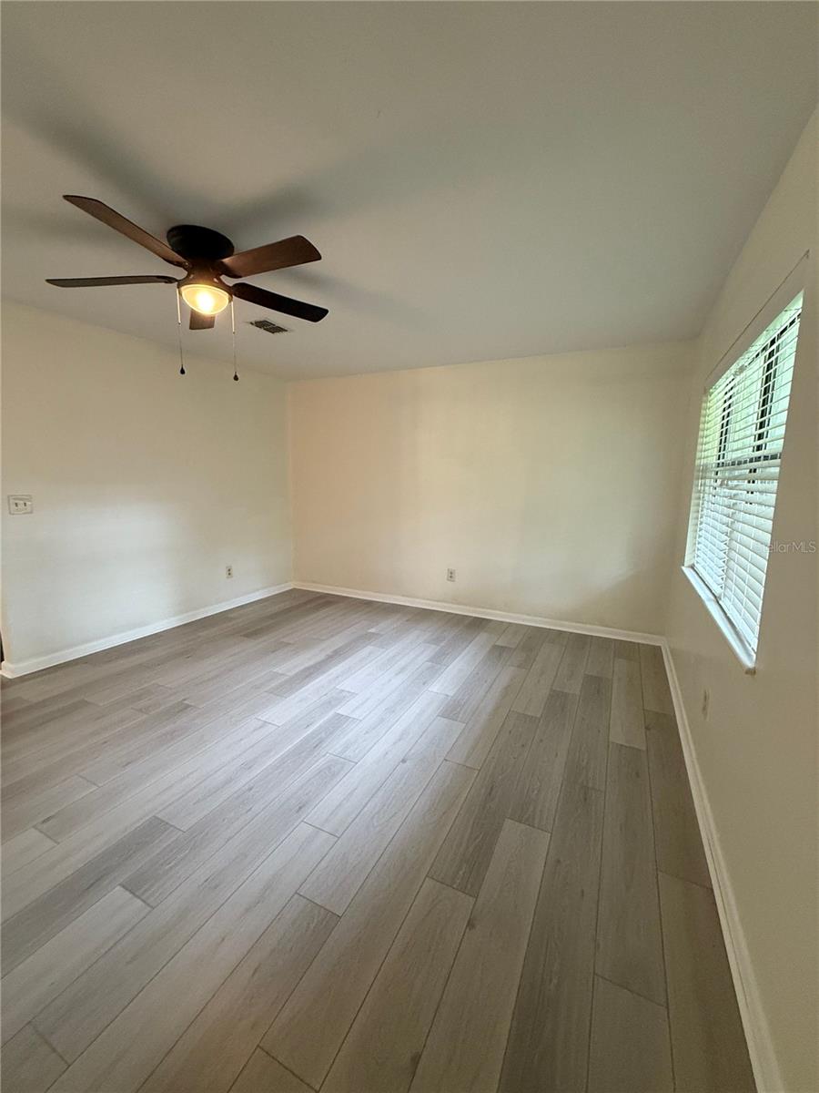 Image 3 of 40 For 15615 138th Drive
