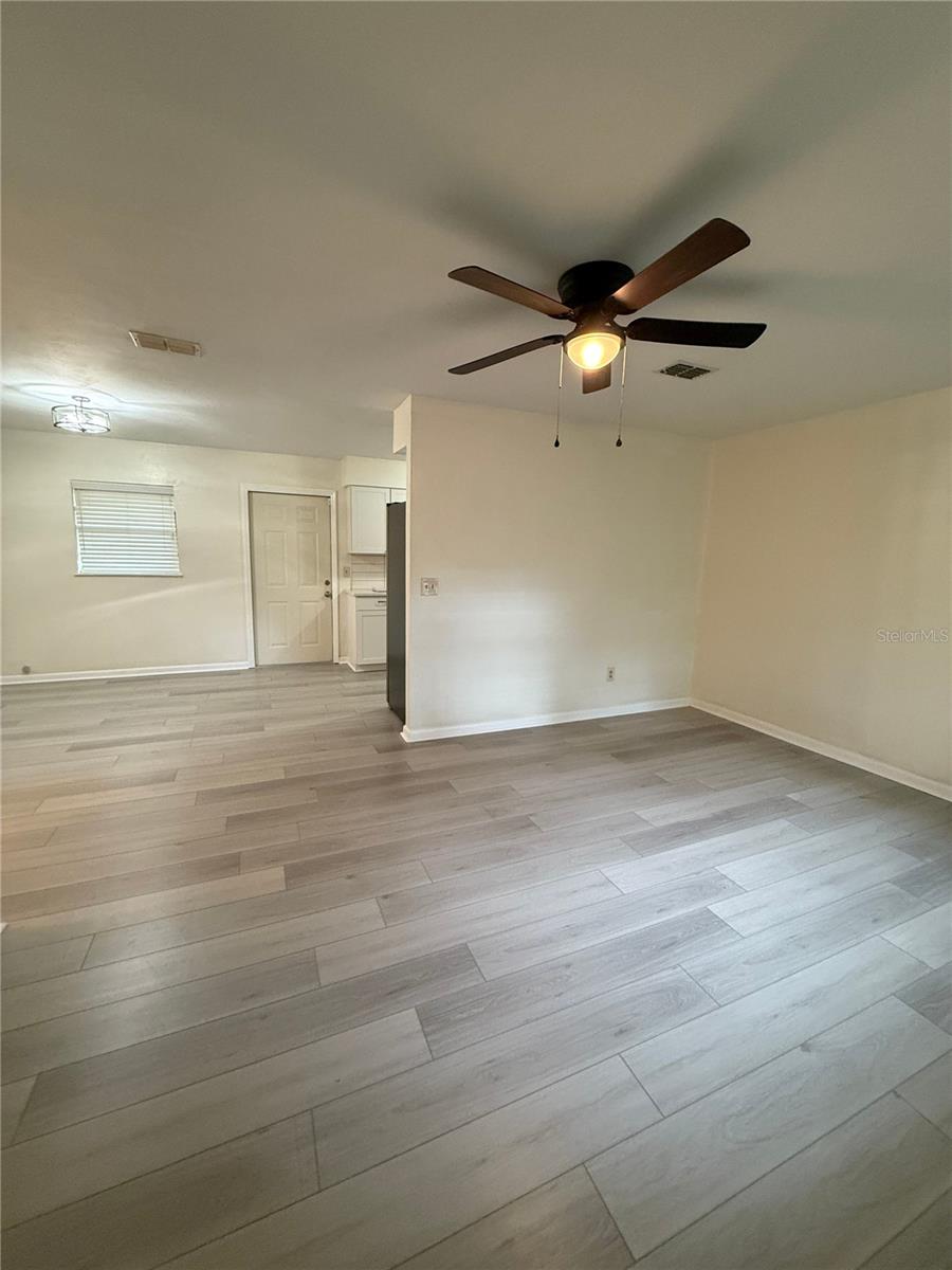 Image 5 of 40 For 15615 138th Drive