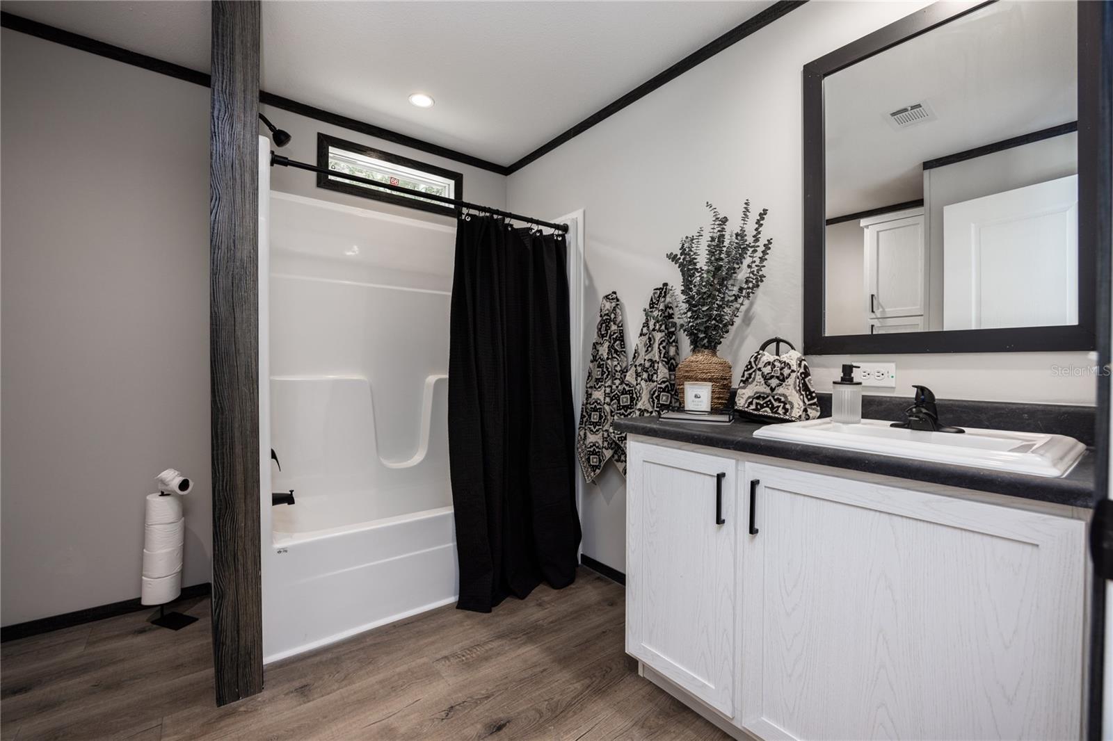 Image 13 of 35 For 549 Hawaii Terrace