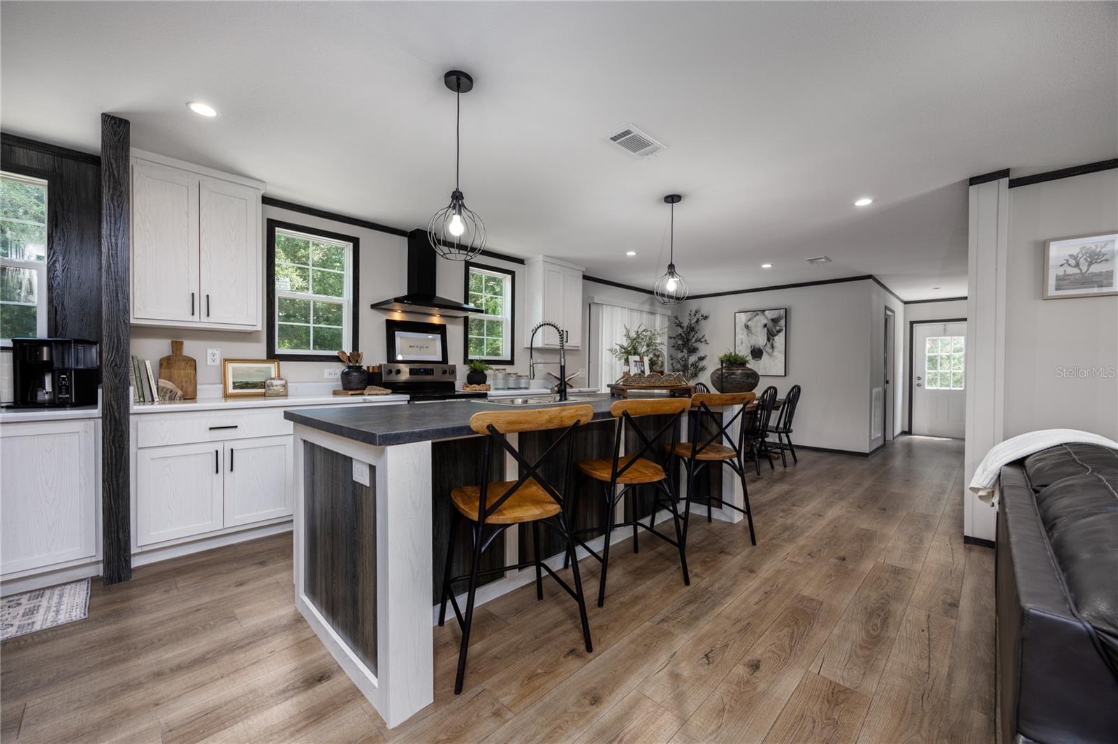 Image 17 of 35 For 549 Hawaii Terrace