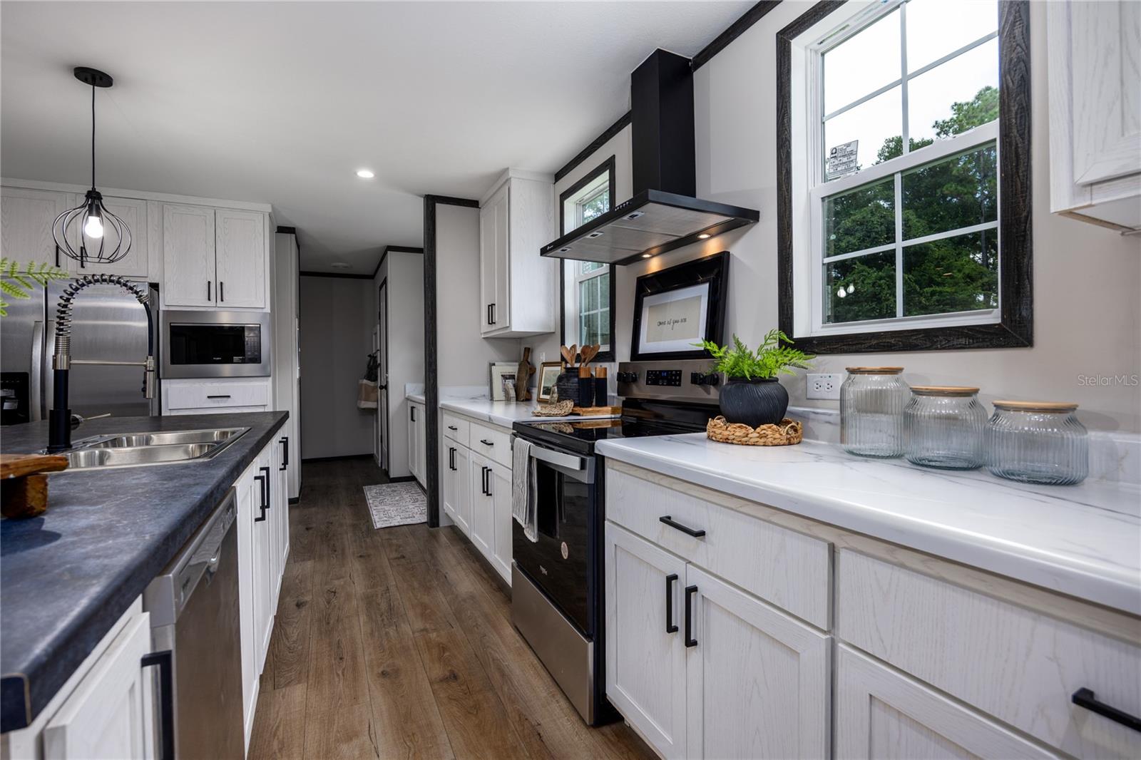 Image 20 of 35 For 549 Hawaii Terrace