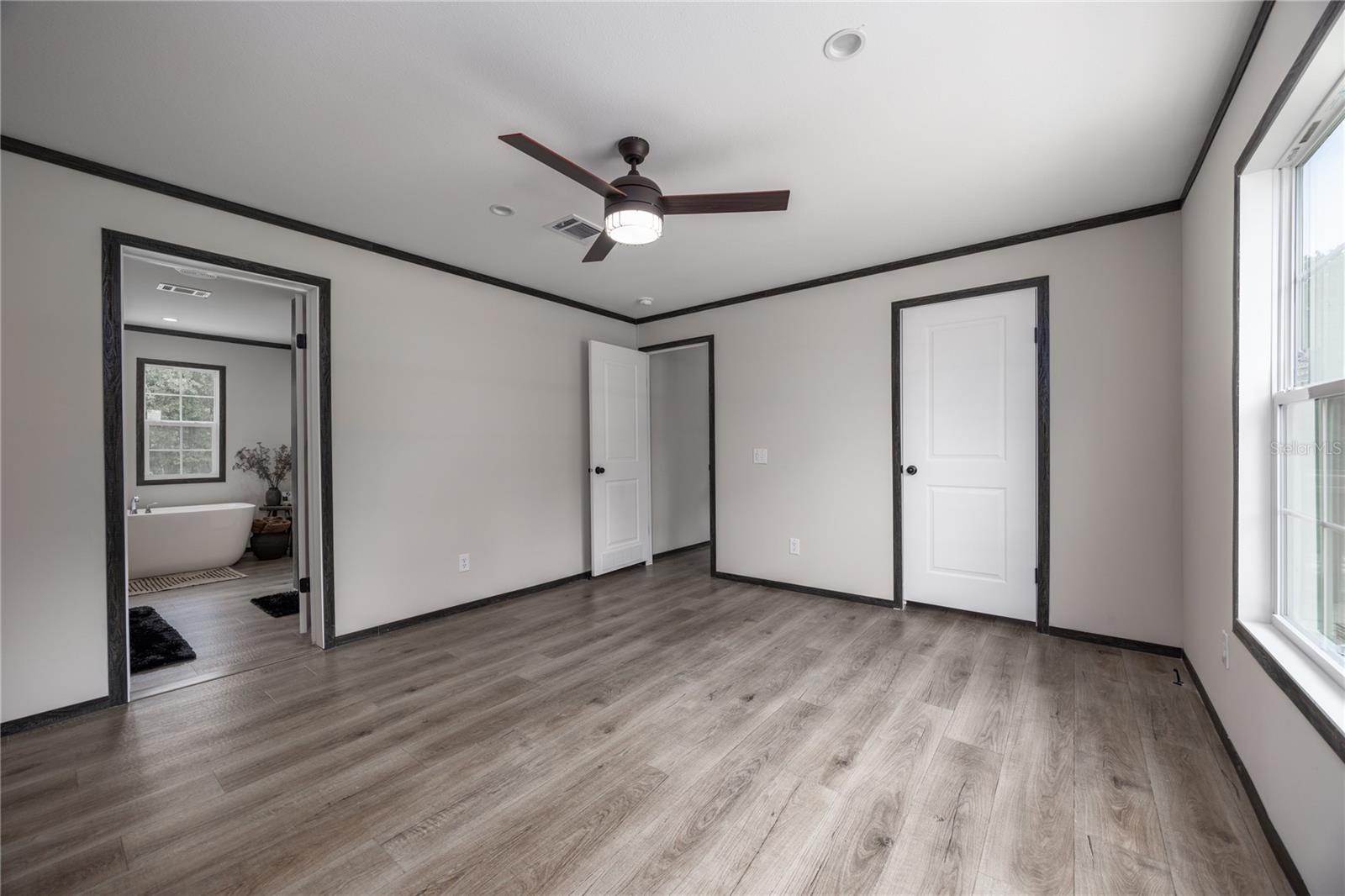 Image 23 of 35 For 549 Hawaii Terrace