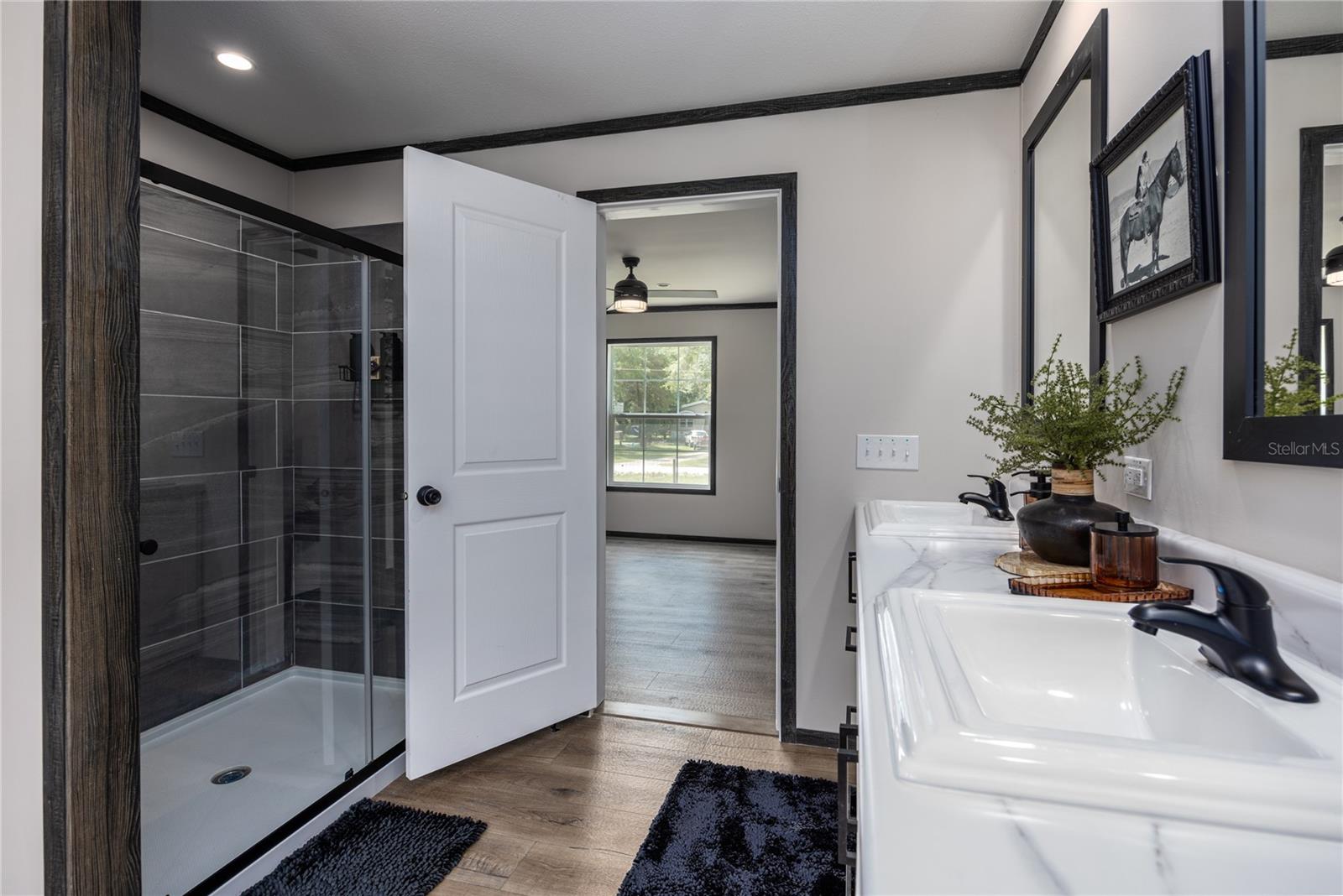 Image 27 of 35 For 549 Hawaii Terrace