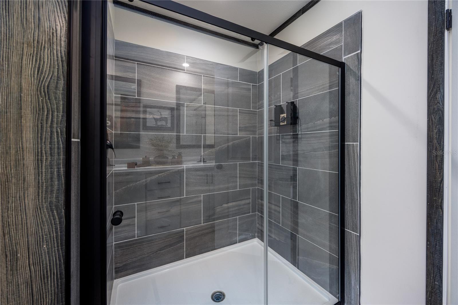 Image 28 of 35 For 549 Hawaii Terrace