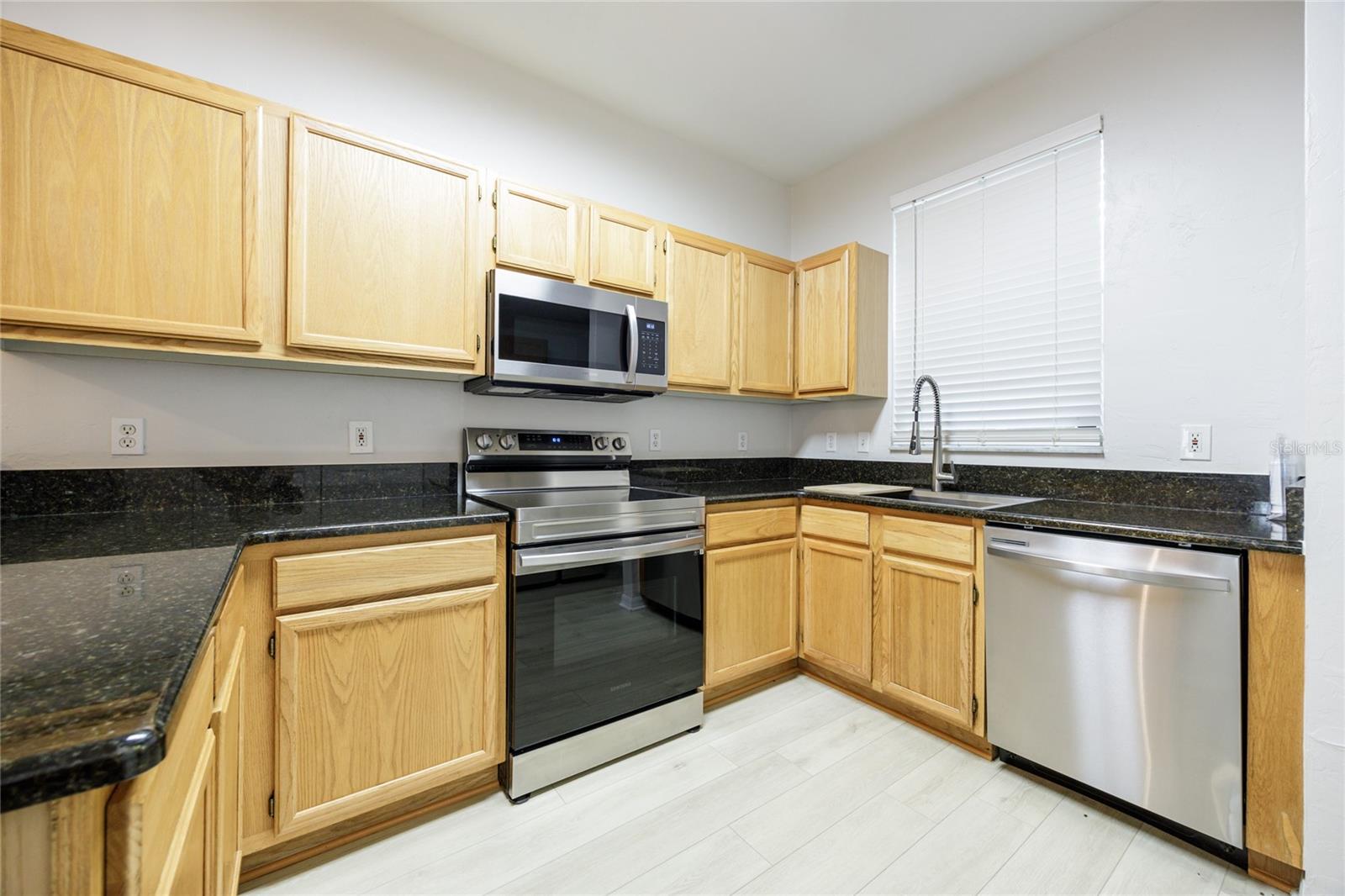 Image 11 of 38 For 4415 34th Street 705