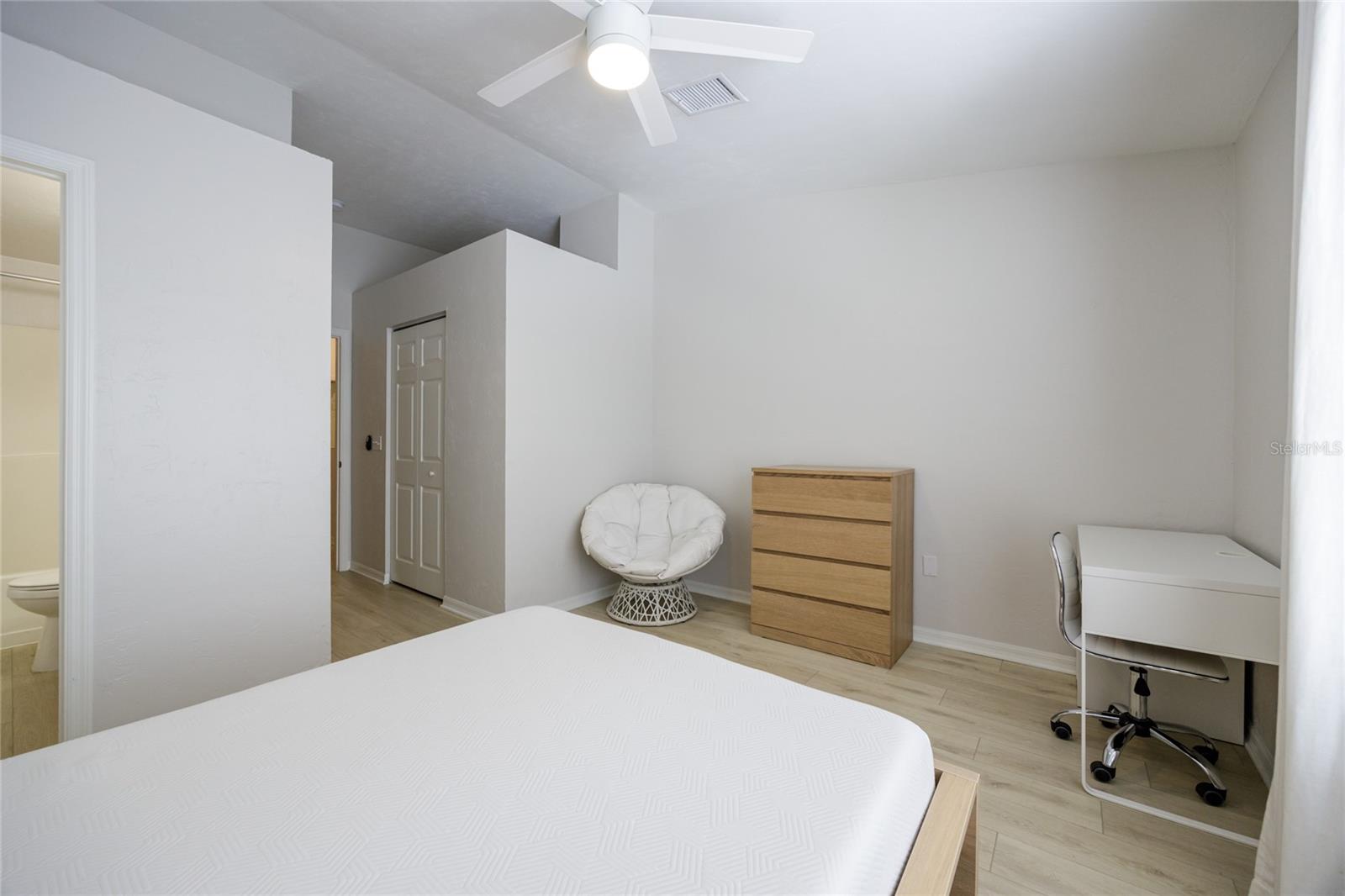 Image 22 of 38 For 4415 34th Street 705