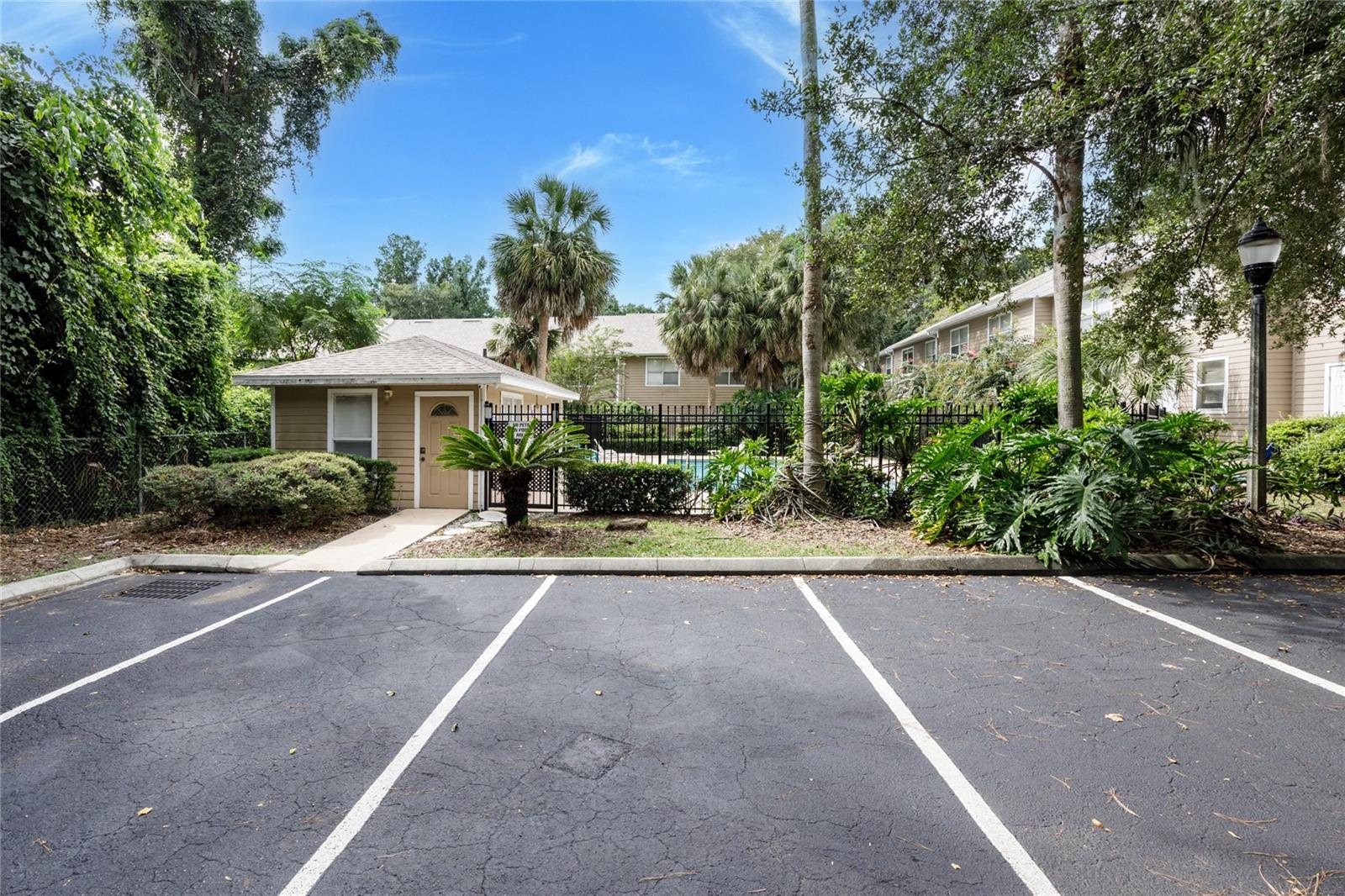 Image 33 of 38 For 4415 34th Street 705