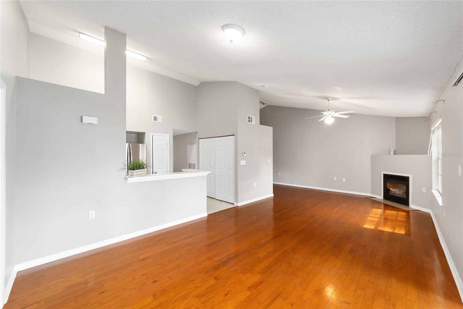 Image 10 of 37 For 10000 52nd Avenue 95