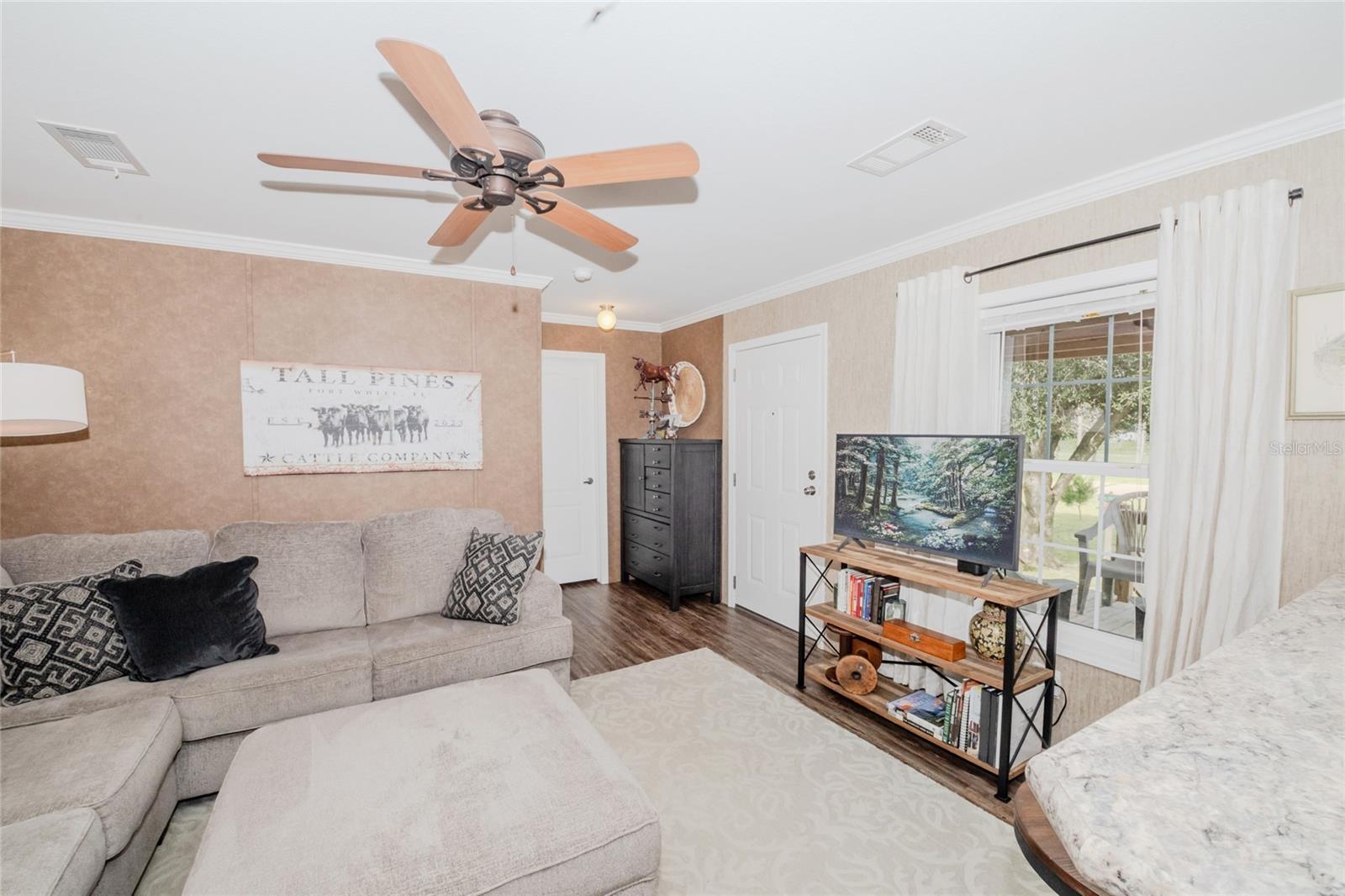 Image 20 of 39 For 950 Jordan Street