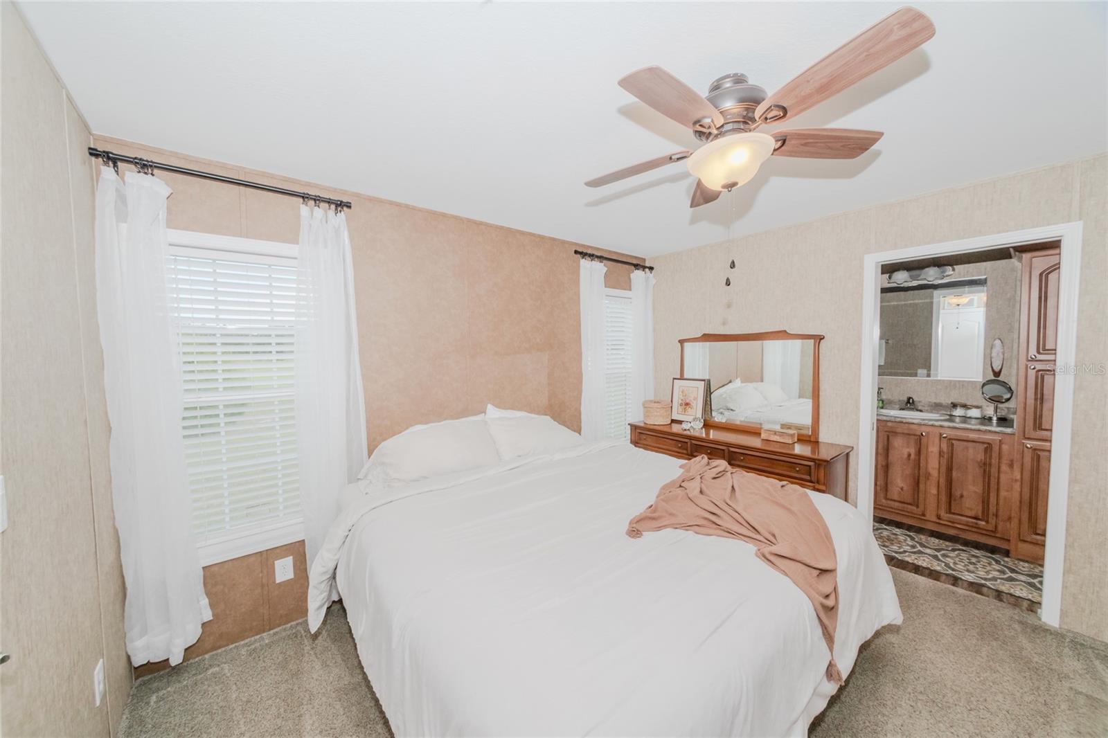 Image 26 of 39 For 950 Jordan Street