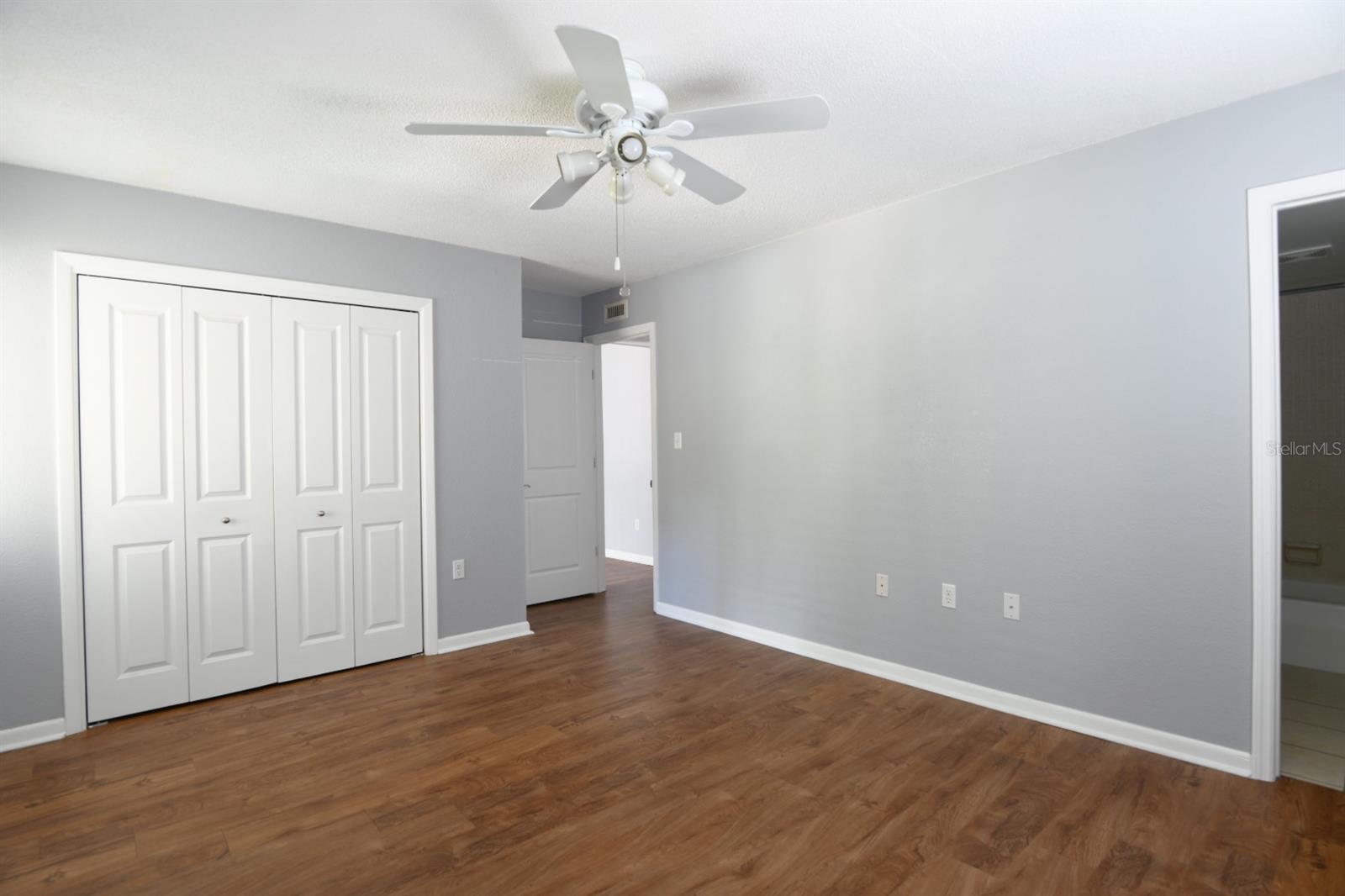 Image 10 of 21 For 507 39th Road 215