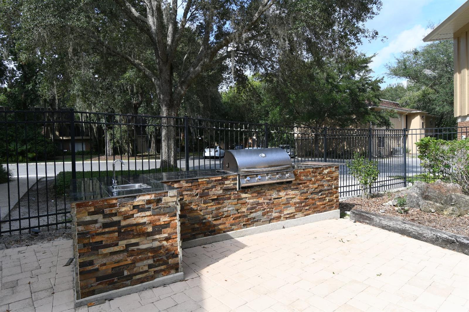 Image 18 of 21 For 507 39th Road 215