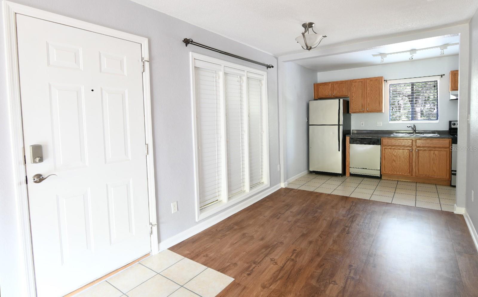 Image 4 of 21 For 507 39th Road 215